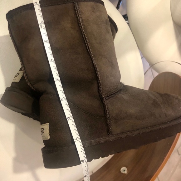 UGG Classic Short II Boots - Picture 4 of 6